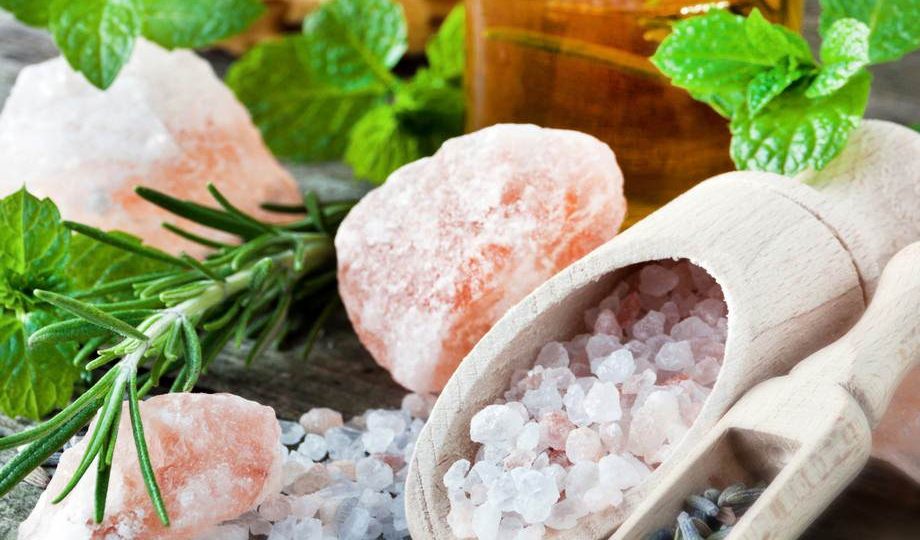 Himalayan Salt Bath Soaks: Perfect for Winter